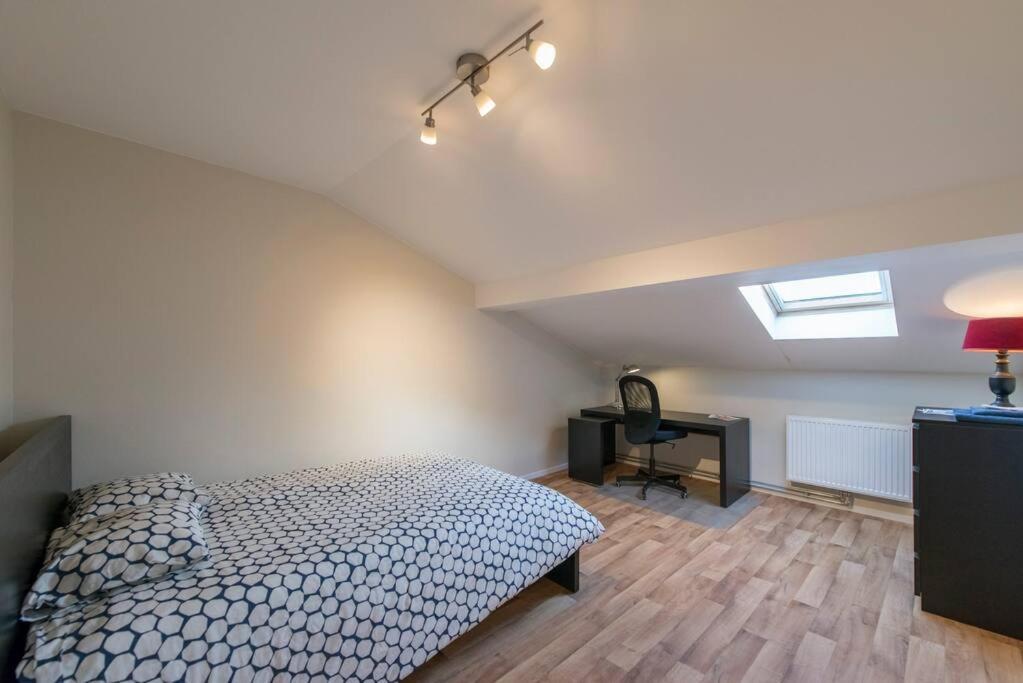 Appartement 4 Chambres A Liege Bagian luar foto